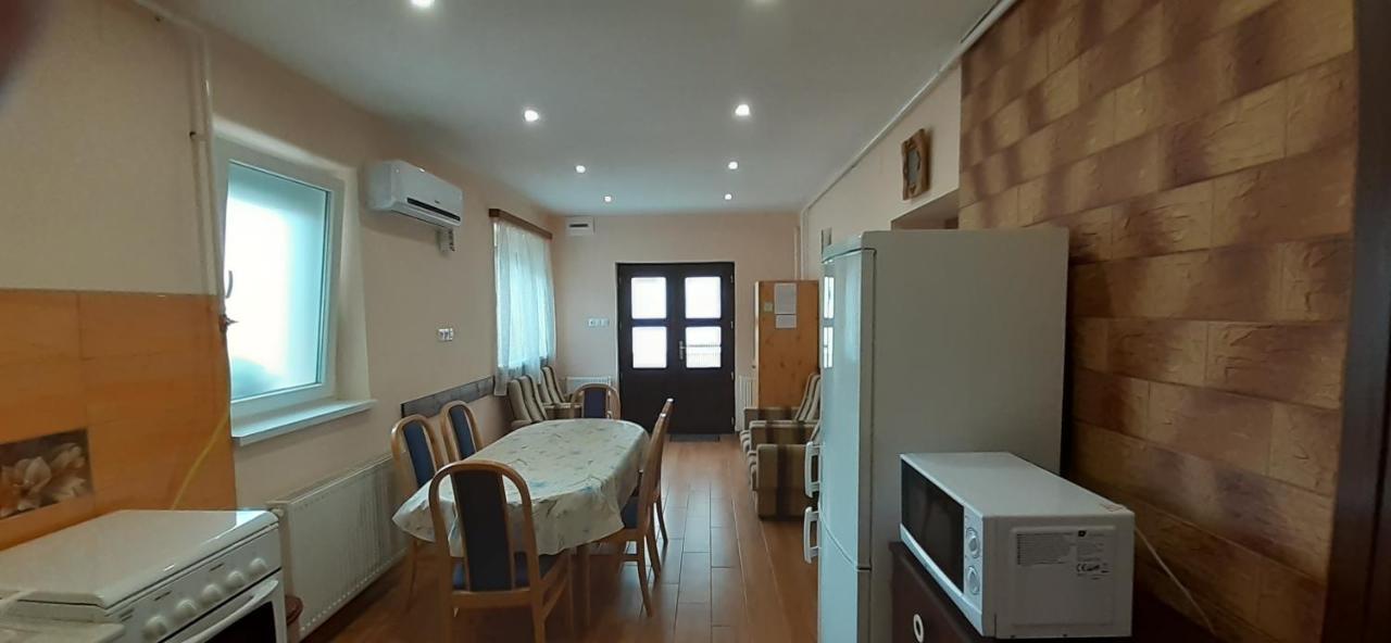 Rozika Apartman Ii. Hajduszoboszlo Exterior photo